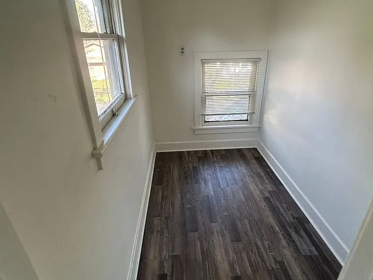 1014 West 11th — Photo 10