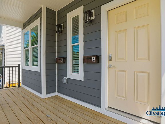 4th image of 3102 P St Unit B