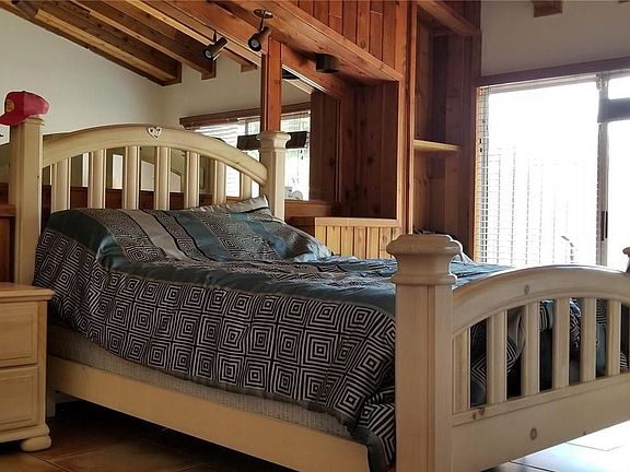 5th image of 10140 Phoenix Ave #10140