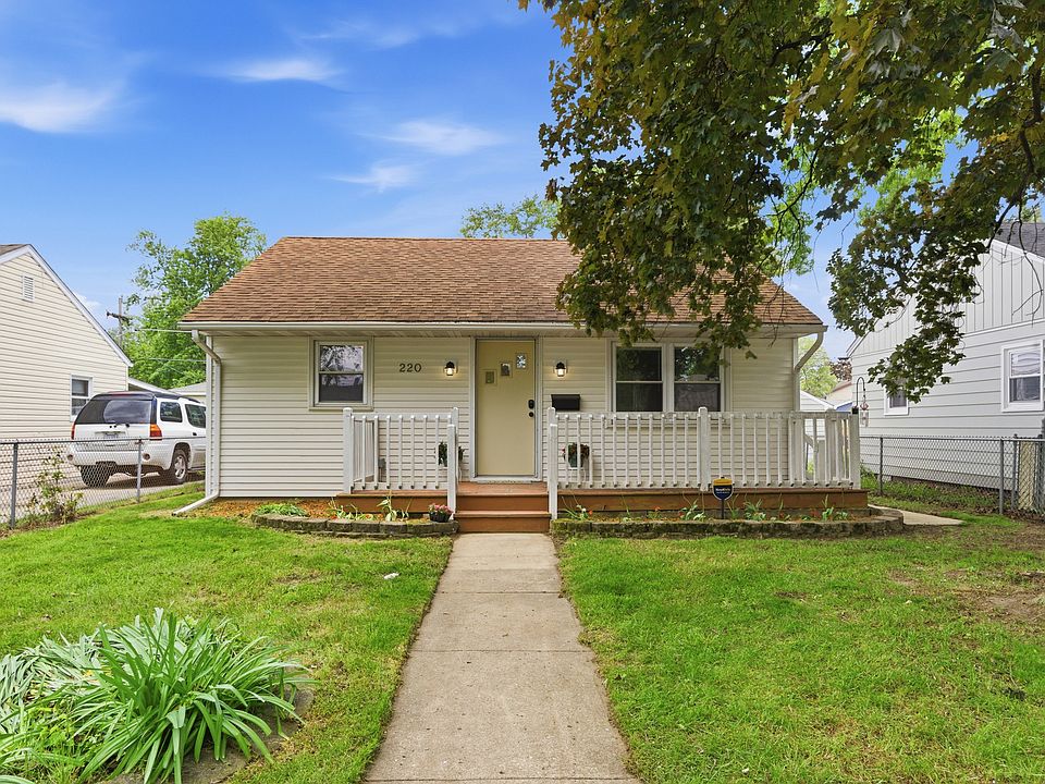 1st image of 220 Park Dr