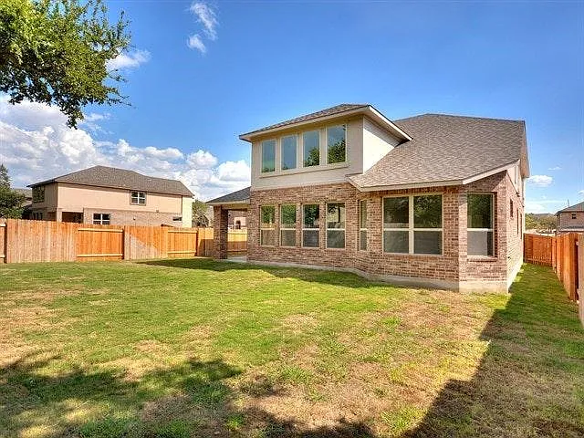 Large backyard - perfect for anyone interested in gardening