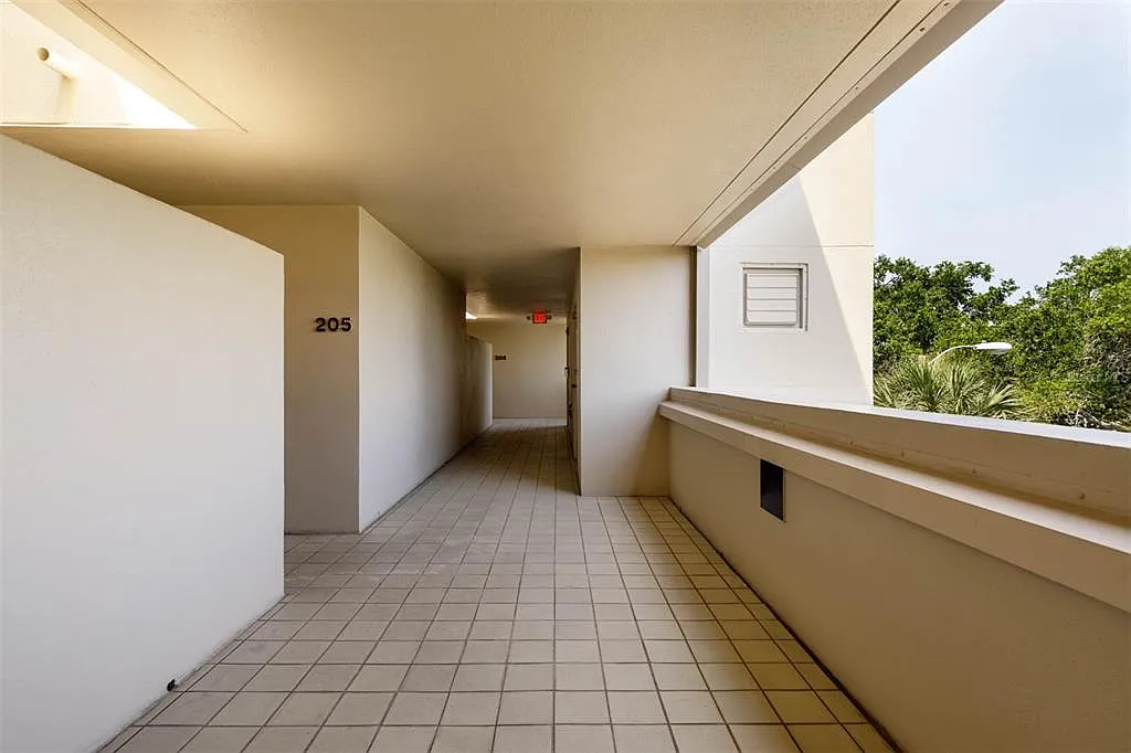 2 bed, 2.0 bath, 1415 sqft, $3,500 — Photo 3