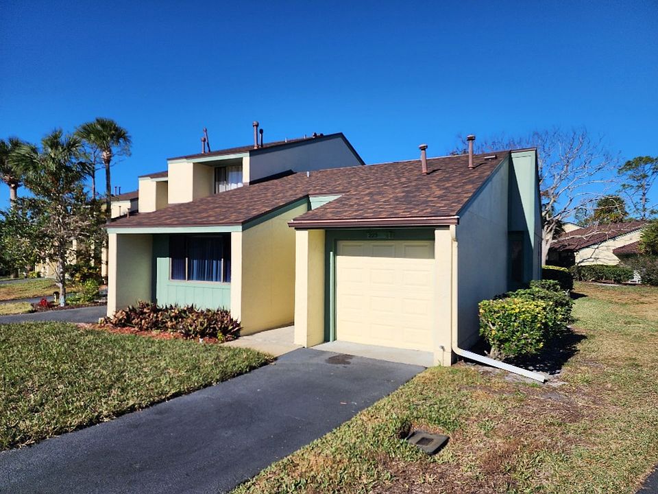 1st image of 223 Club House Blvd