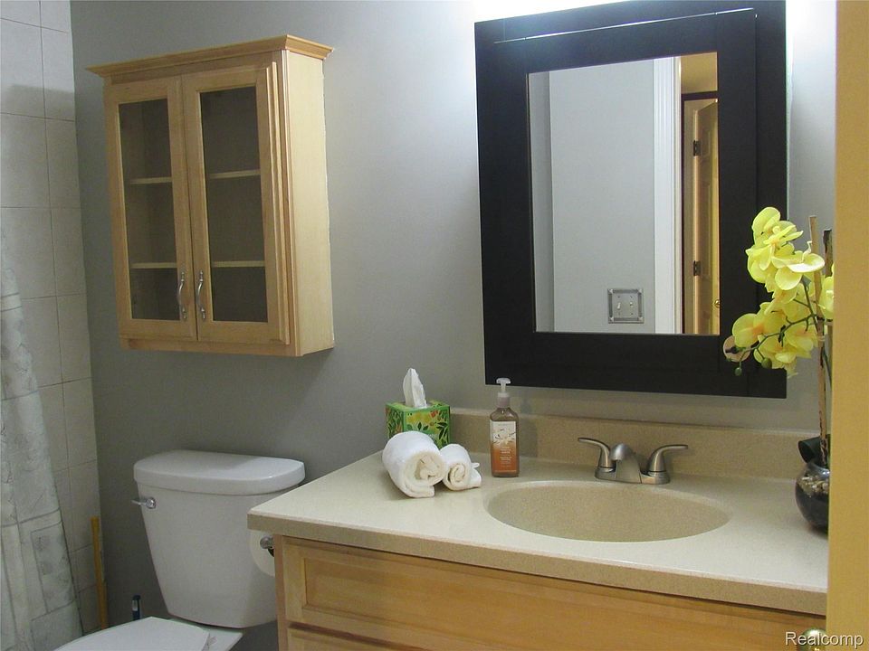 3565 Port Cove Dr Apt 63, photo 15