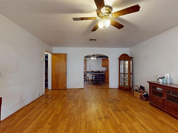 5th image of 4709 Edison St