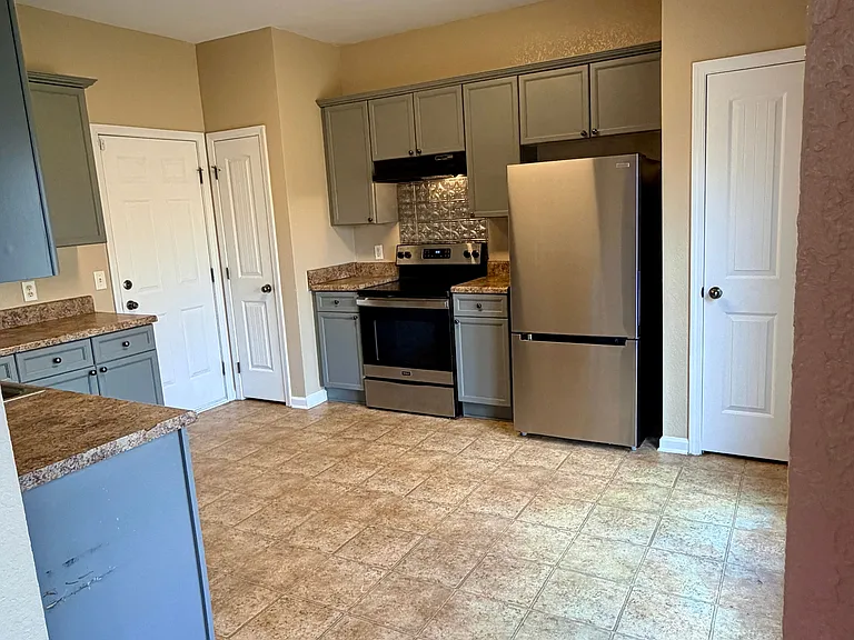 6637 Ridgeview Cir — Photo 4