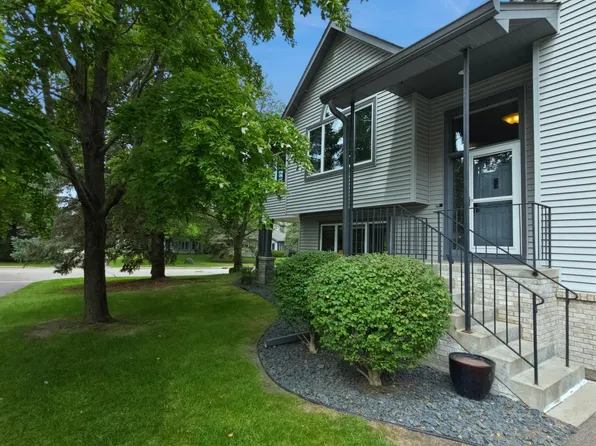 2552 Manitou Ln, White Bear Lake, MN 55110