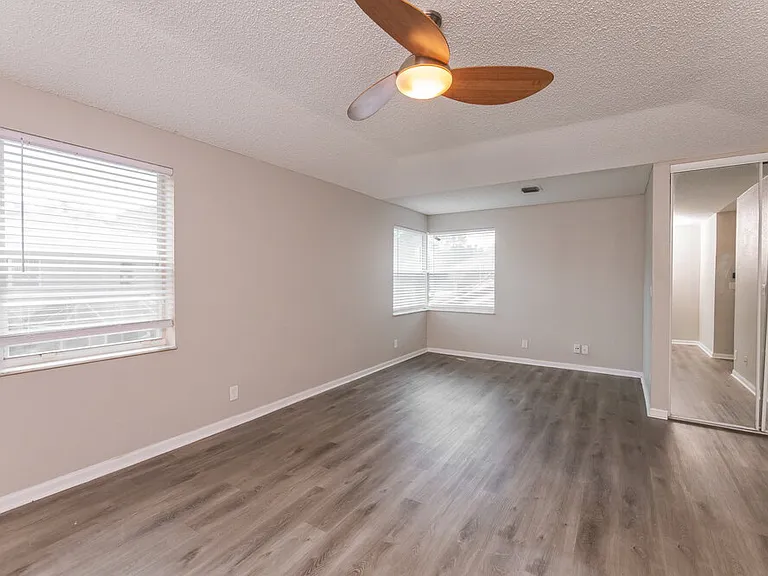 4729 NW 115th Ave — Photo 13