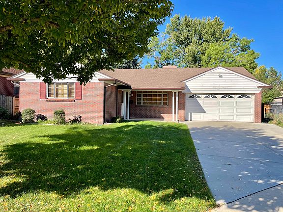 Single family Ranch in Hilltop. Side / Garden lot to the North - makes for added privacy between neighbors.