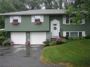 11 Almeida Dr, Warren, RI 02885