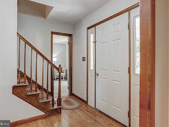 4th image of 204 Waterford Dr