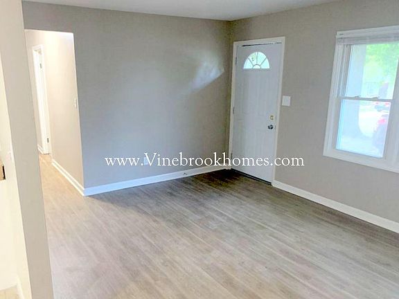 2nd image of 8411 Ruskin Way
