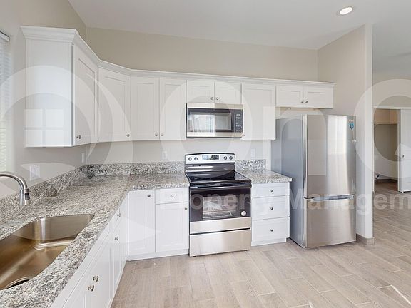 4th image of 430 E Wilcox Dr Unit 2