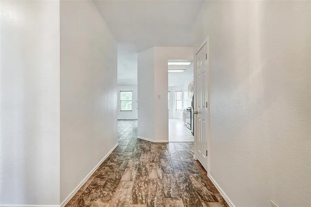 1505 Ty Cobb Pl — Photo 4