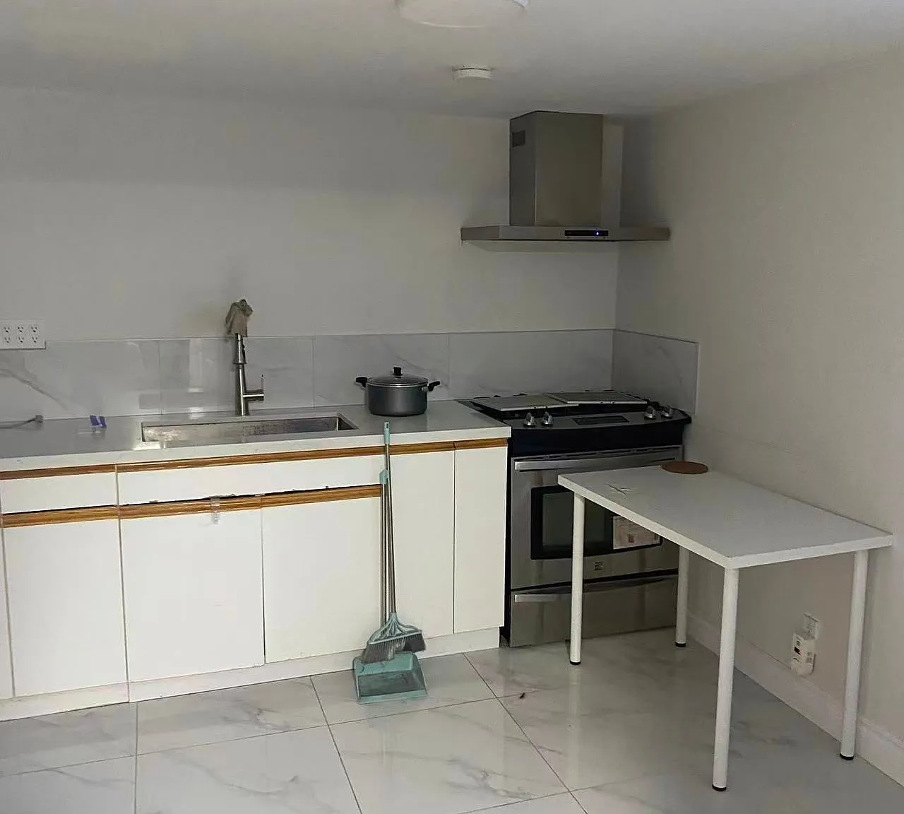 1 bed, $1,100 — Photo 3