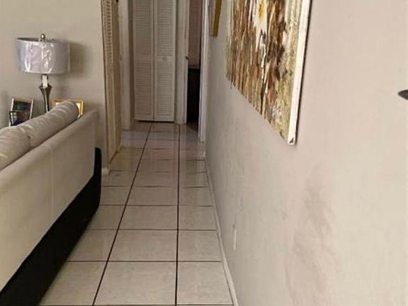 4th image of 313 SW 1st Ct #L-8