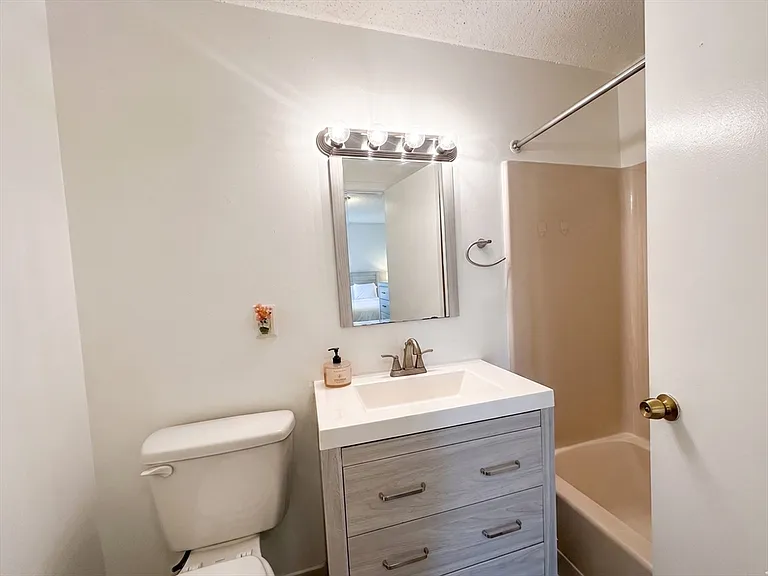 15 Bower Rd #F4 — Photo 7