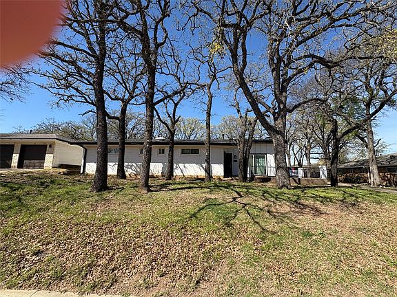 3rd image of 1121 Wade Dr