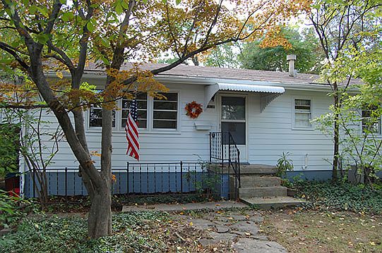 2nd image of 2638 E Dekist St