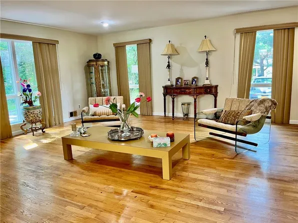 9 Heather Lane, Orangeburg, NY 10962