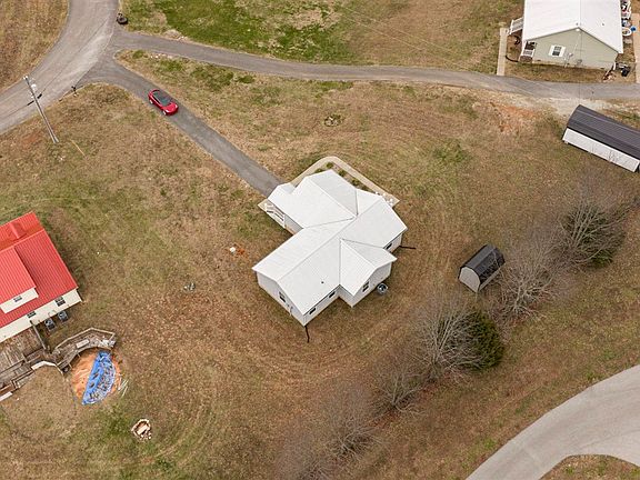 2nd image of 131 Green Leaf Dr