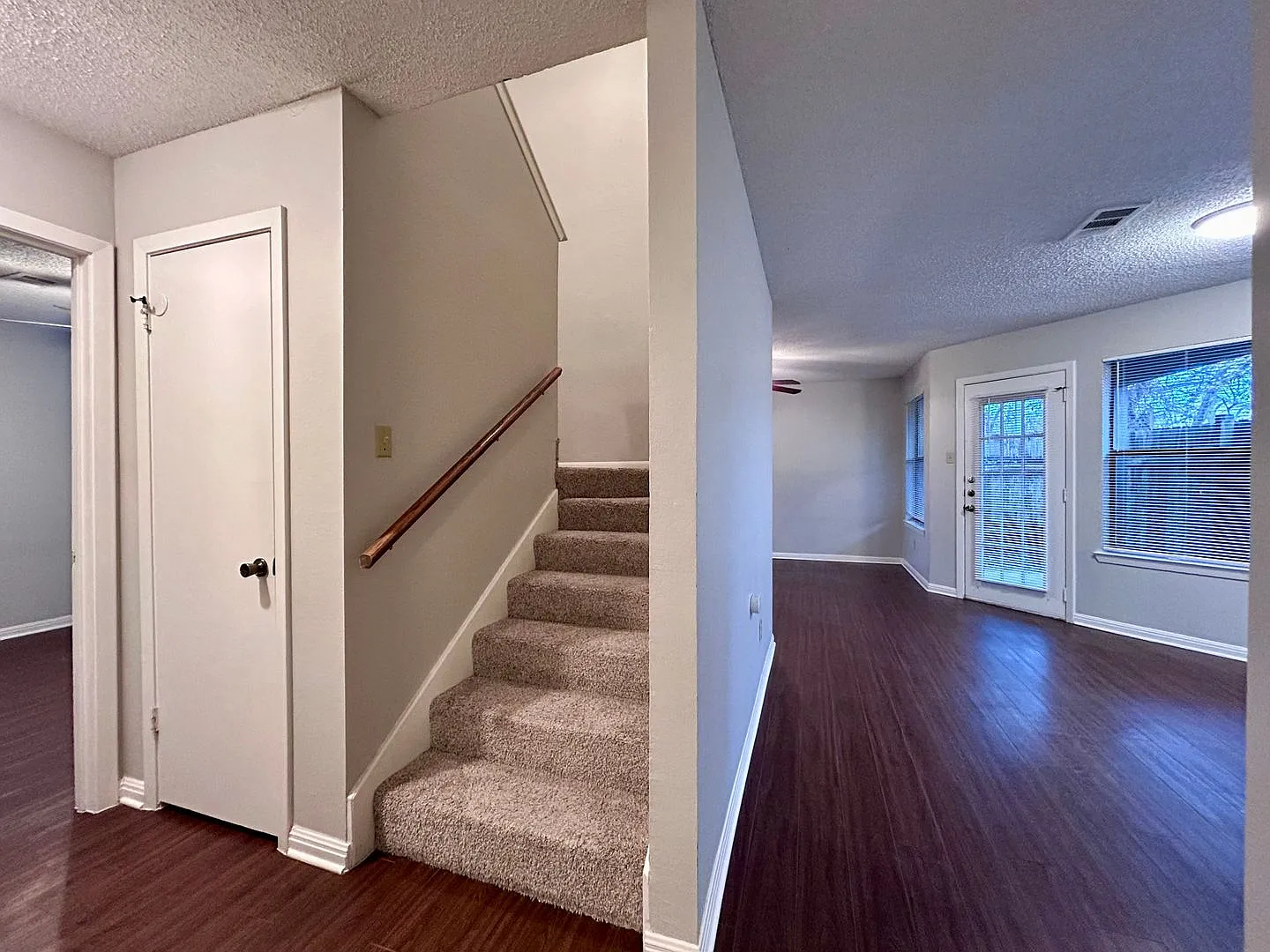 8902 Schick Rd — Photo 3