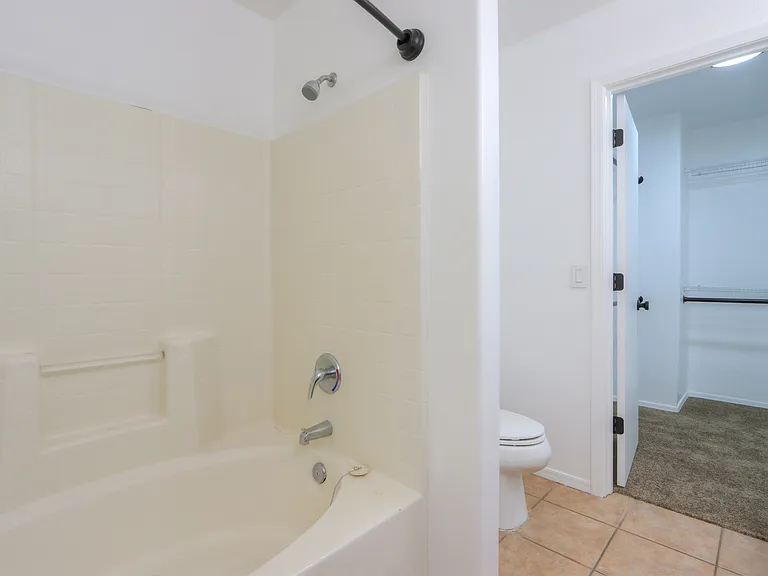 305 W Settlers Trl — Photo 28