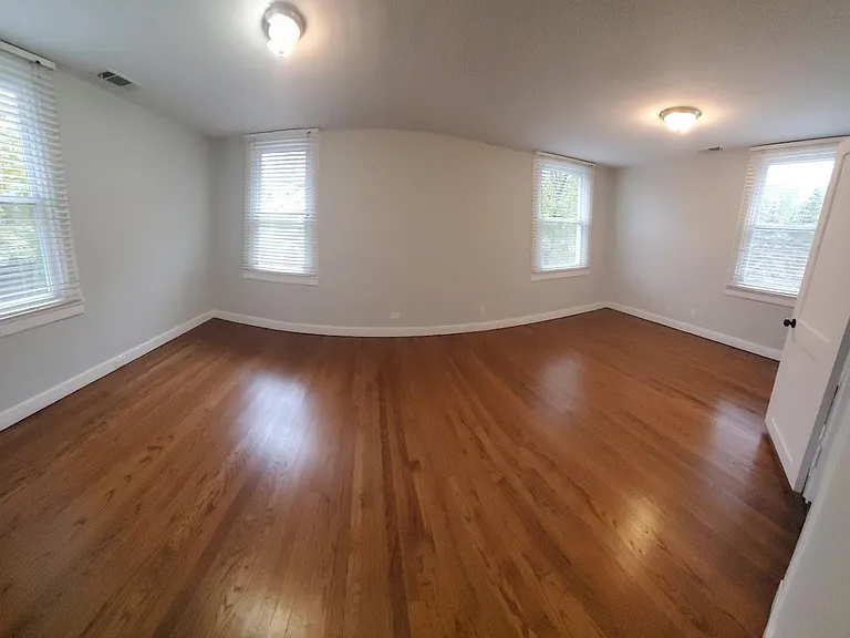 1590 W Old Mill Rd — Photo 2