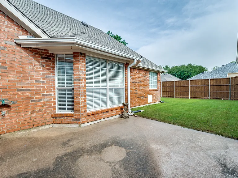 1420 Capstan Dr — Photo 23