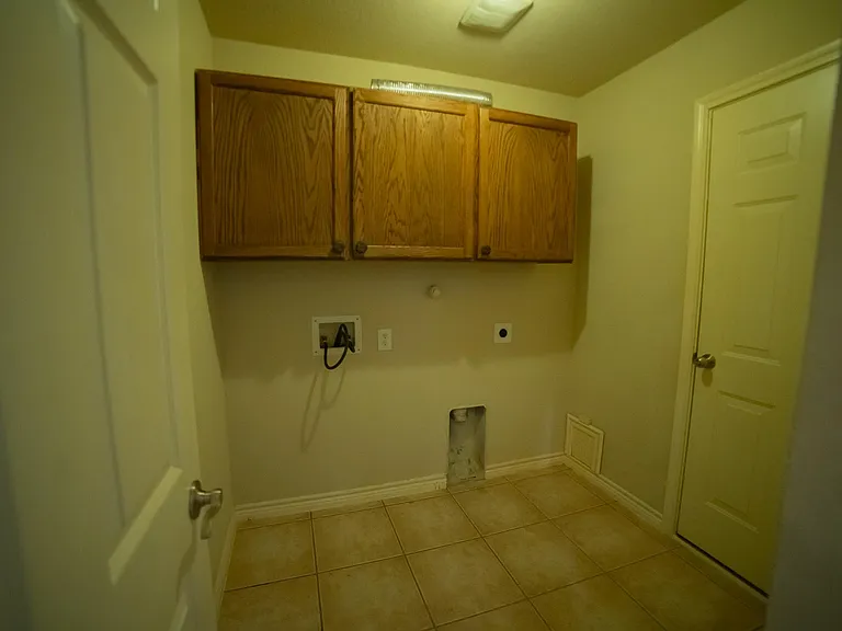15105 Regal Oak Ln — Photo 34