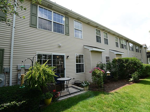 5th image of 2477 Stoughton Cir