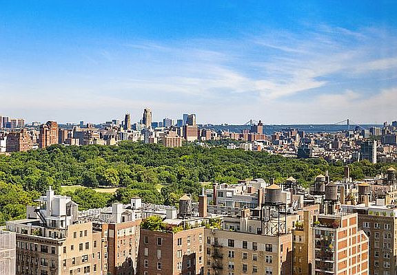 5th image of 40 E 94th St APT 25B