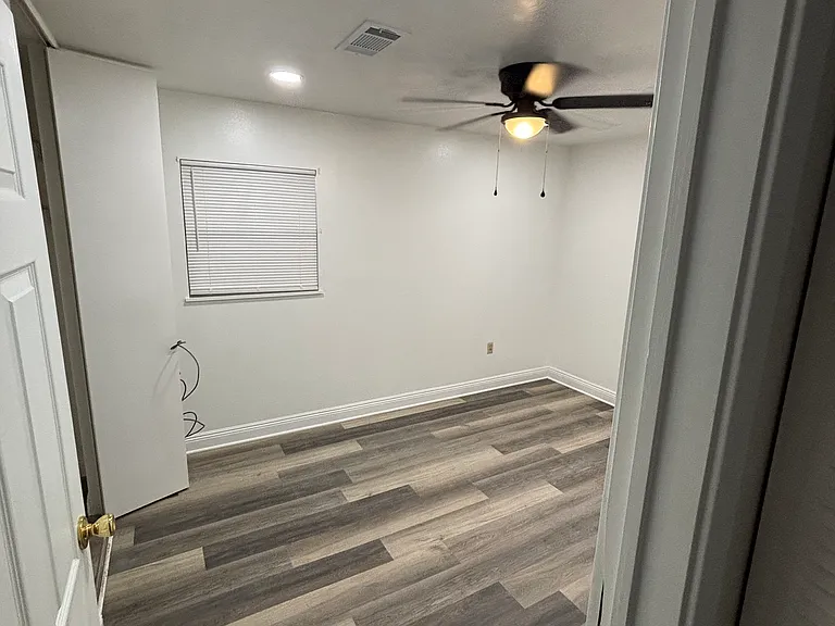 210 Appletree Ln — Photo 27