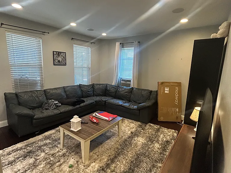 68 Bellingham Ave — Photo 3