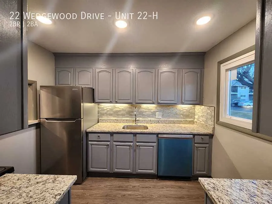2 bed, 1.5 bath, 1113 sqft, $2,100 — Photo 2
