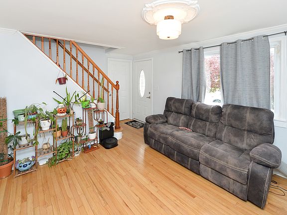 2nd image of 41 New York Ave