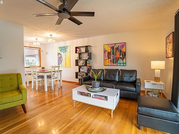 3rd image of 2112 SE 148th Pl