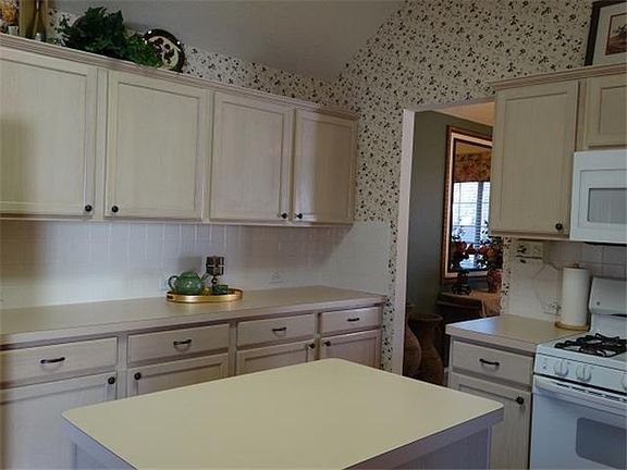 4th image of 1208 Wilshire Ct