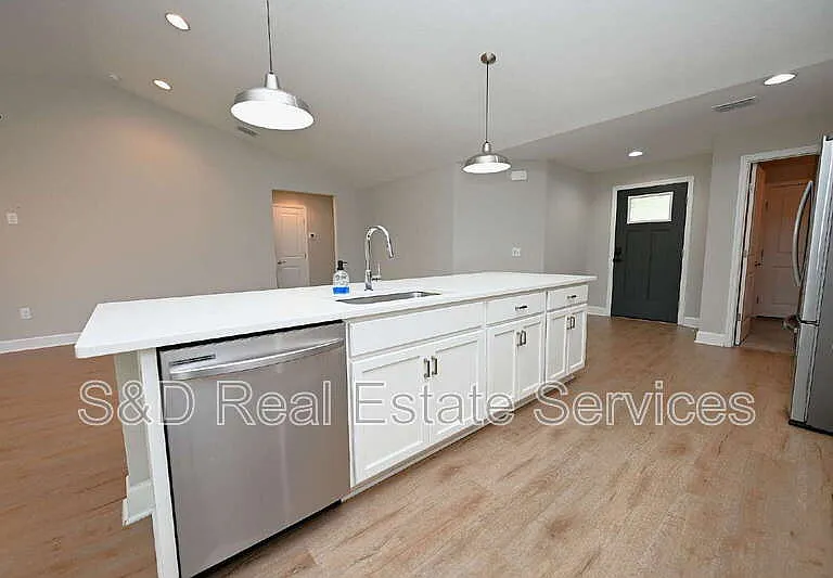 4435 Lake Hancock Rd — Photo 11