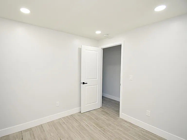 3445 Newton Ave — Photo 21