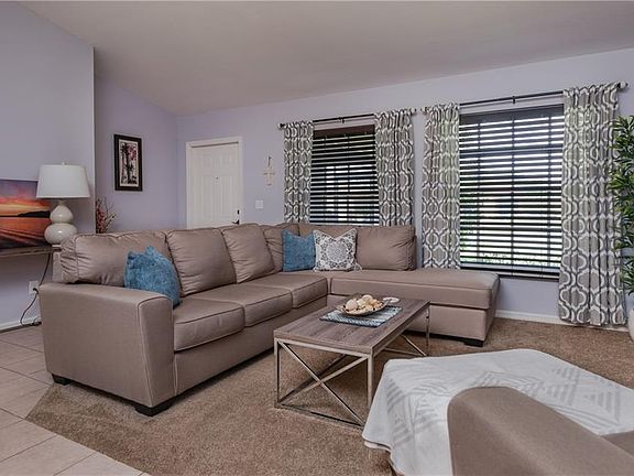 4th image of 416 SW 34th Ter