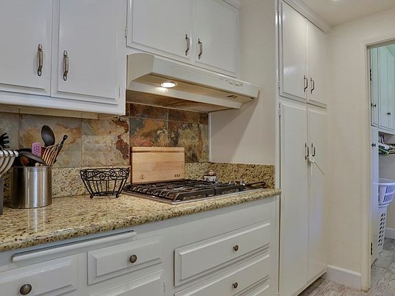 4th image of 900 Coronado Dr