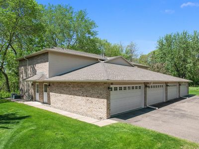 921 Pond View Ct, Saint Paul, MN, 55127