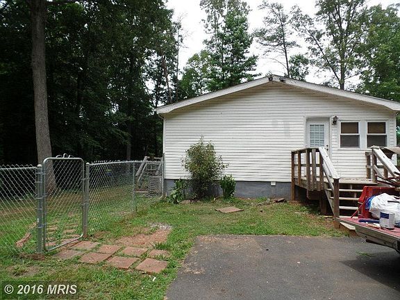 3rd image of 3306 Danbury Cir