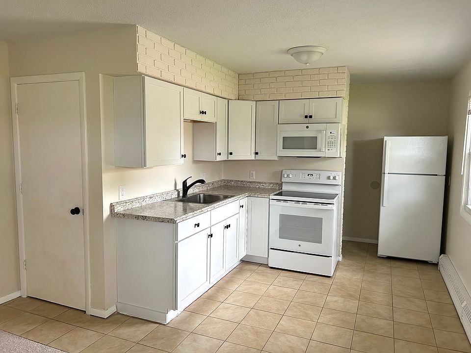 1st image of 2537 138th Ave NW APT 1