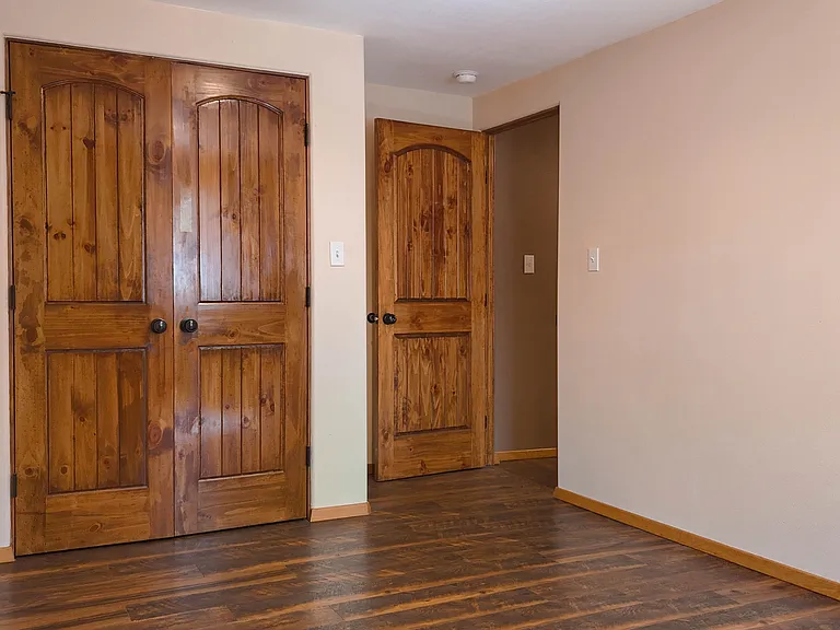 127 Oakley Ln — Photo 36