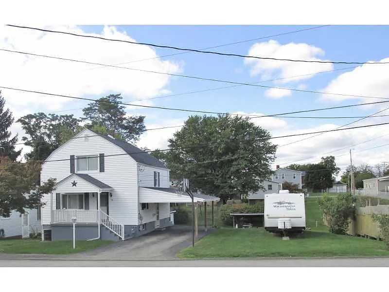 78 Devan Ave photo 1
