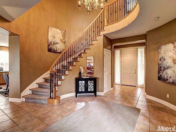 3rd image of 1709 Dornie Cir
