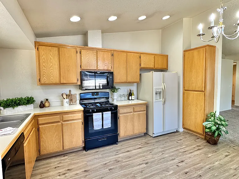 7607 Water View Way — Photo 3