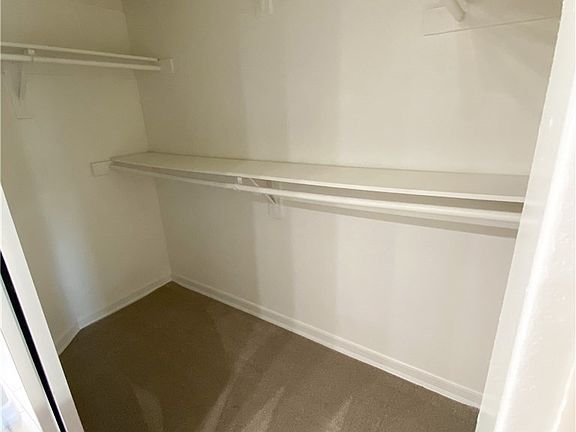 5th image of 549 W Summerfield Cir